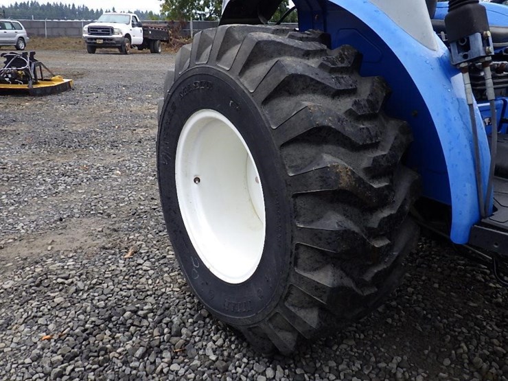 new-holland-boomer-30-image-20