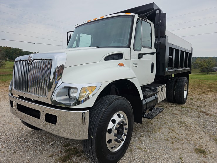 2006-international-7300-image-1