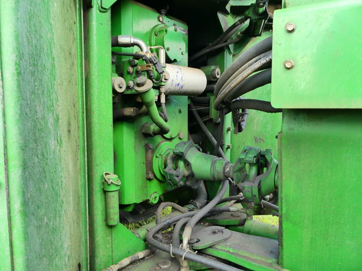 john-deere-8560-image-9