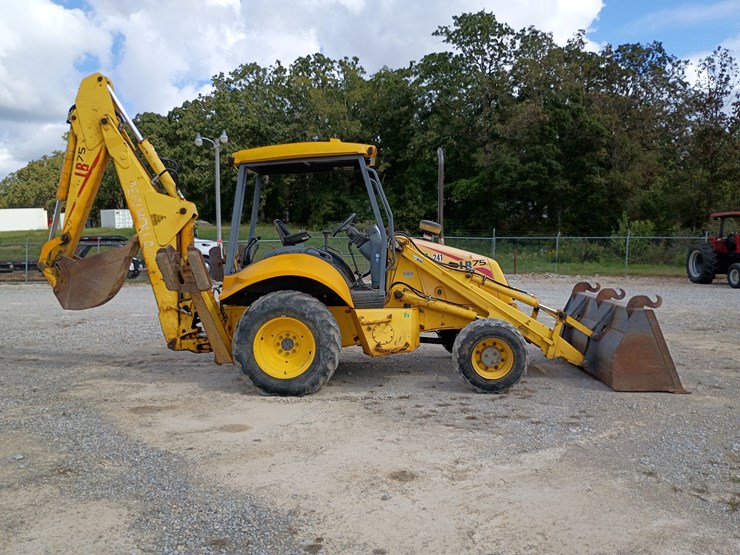 new-holland-lb75-image-14