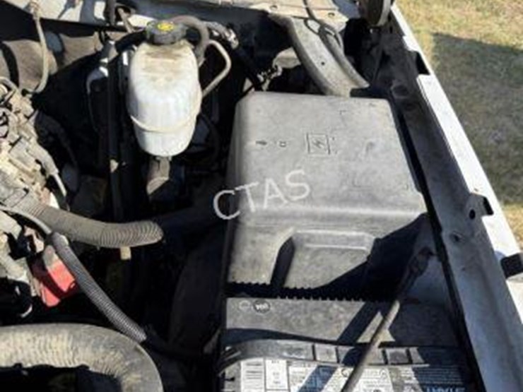 2005-chevrolet-silverado-image-16