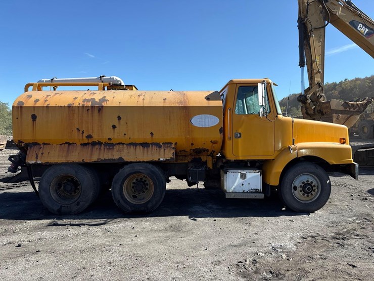 volvo-vn-image-6