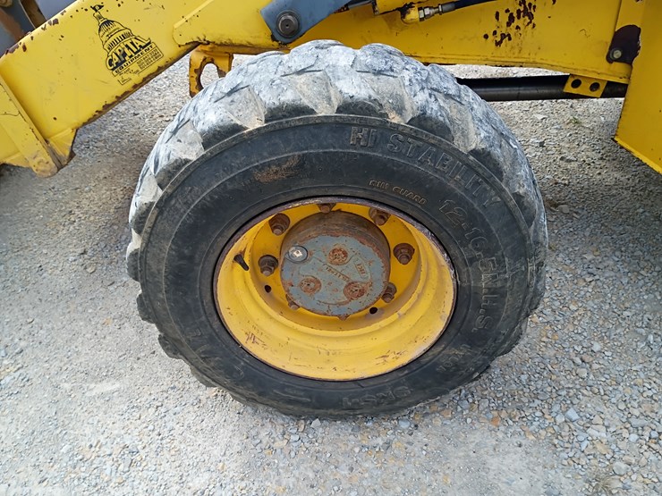 new-holland-lb75-image-115