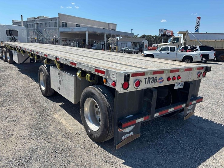 2019-utility-48'-flatbed-image-3