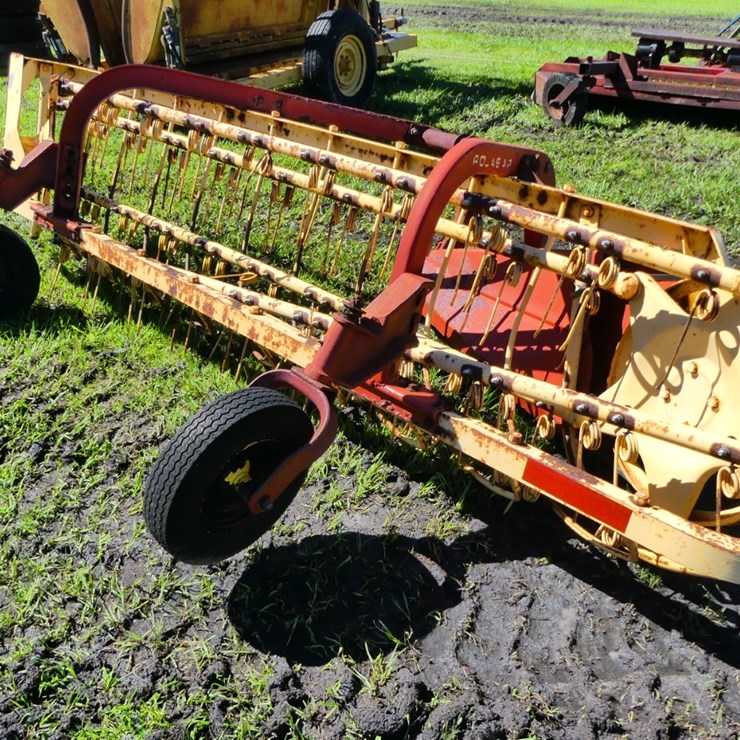 NEW HOLLAND 57