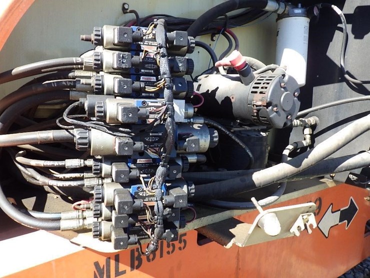2013-jlg-800a-image-22