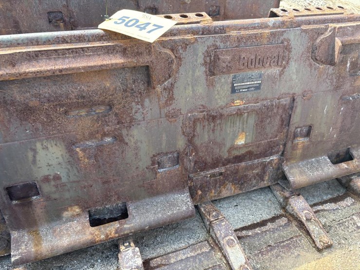 #5047-•-bobcat-approx-66"-bucket-image-6