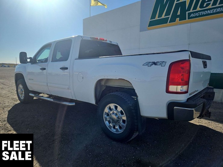 2014-gmc-sierra-3500hd-image-3