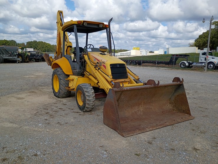 new-holland-lb75-image-17