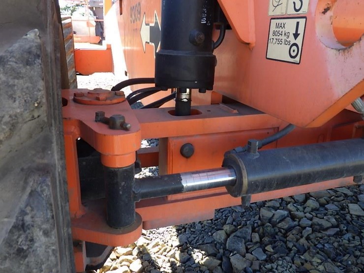 2013-jlg-800a-image-19