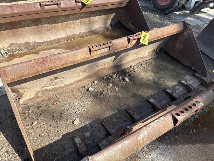 #5046-•-(1)-approx-78"-tooth-bucket-image-1