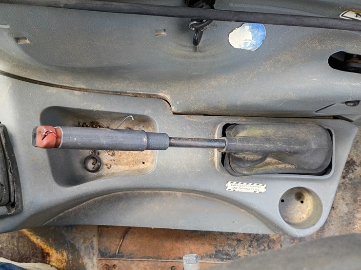 new-holland-lb75-image-45