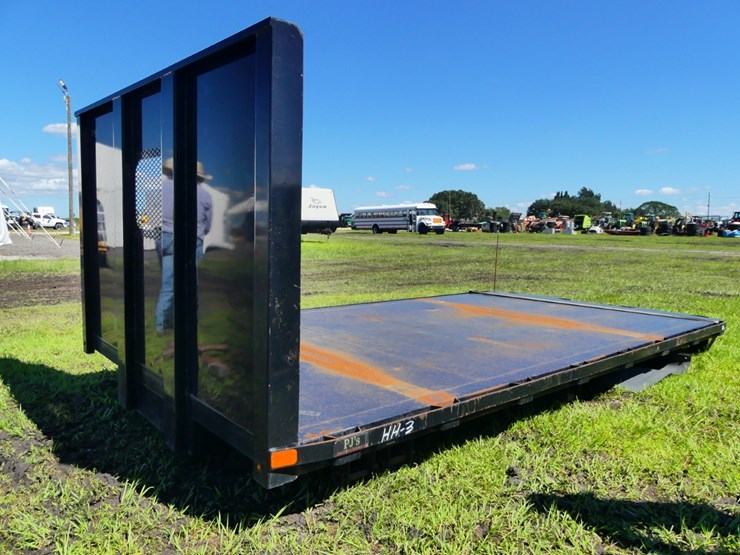 pj-flatbed-image-1
