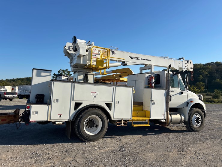 2012-international-durastar-4300-image-2