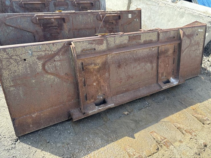 #5045-•-approx-82"-tooth-bucket-image-3