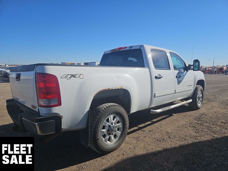 2014-gmc-sierra-3500hd-image-4