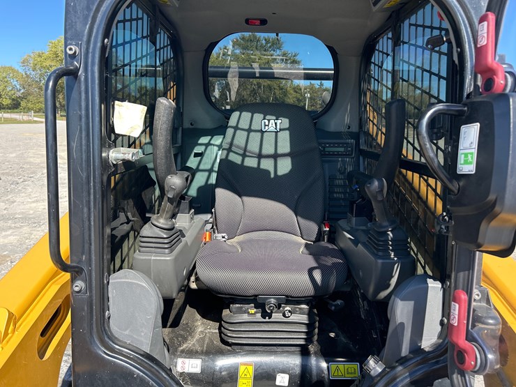 2021-caterpillar-259d3-image-17