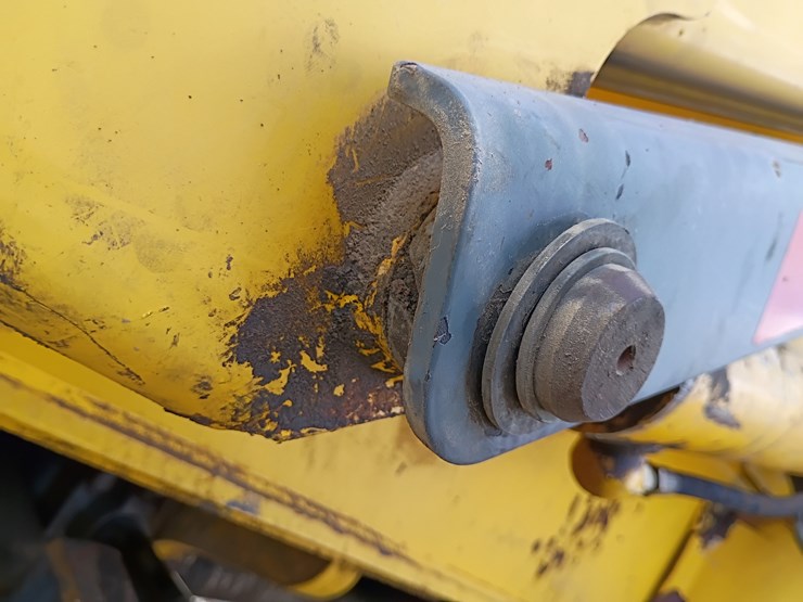 new-holland-lb75-image-56