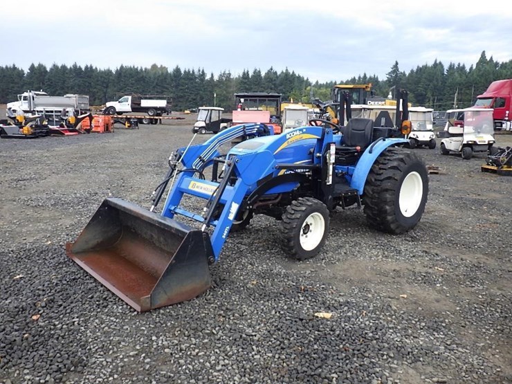 new-holland-boomer-30-image-1
