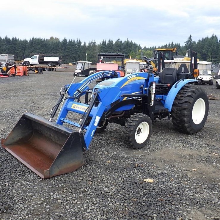 NEW HOLLAND BOOMER 30