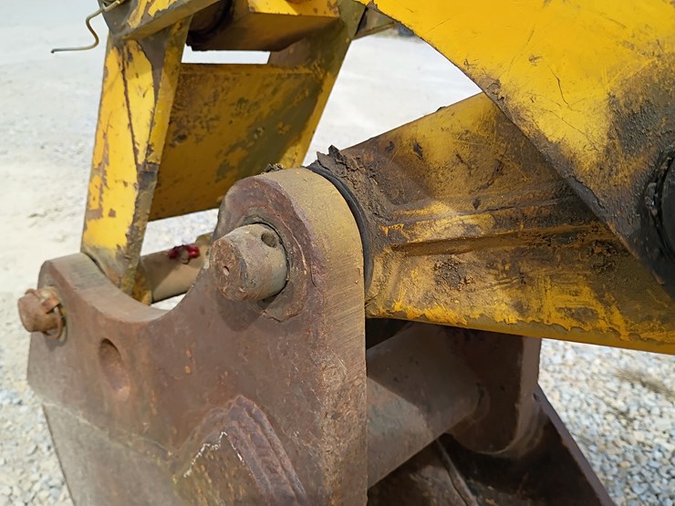 new-holland-lb75-image-84