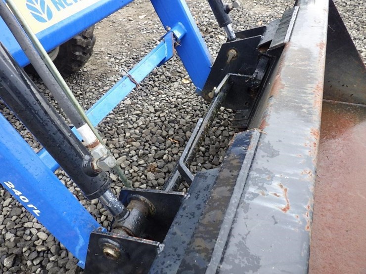 new-holland-boomer-30-image-11