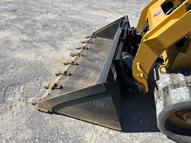 2021-caterpillar-259d3-image-15
