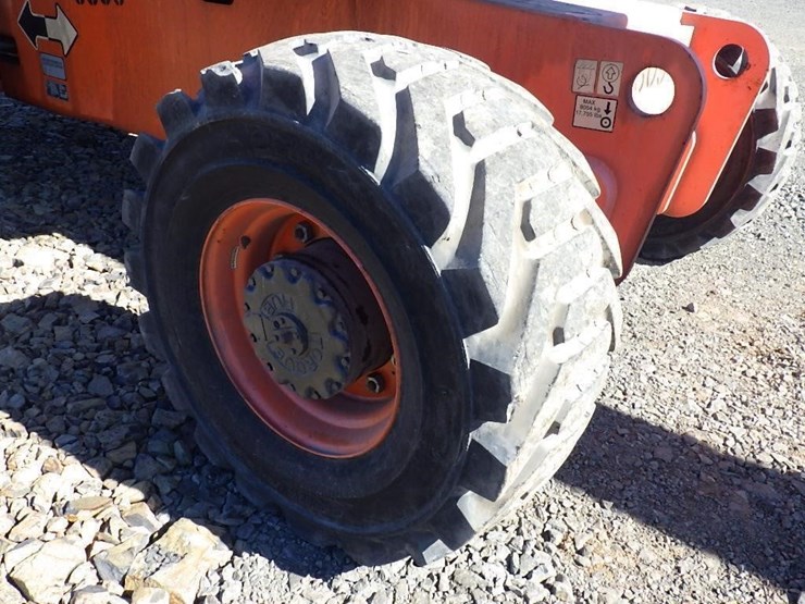 2013-jlg-800a-image-12