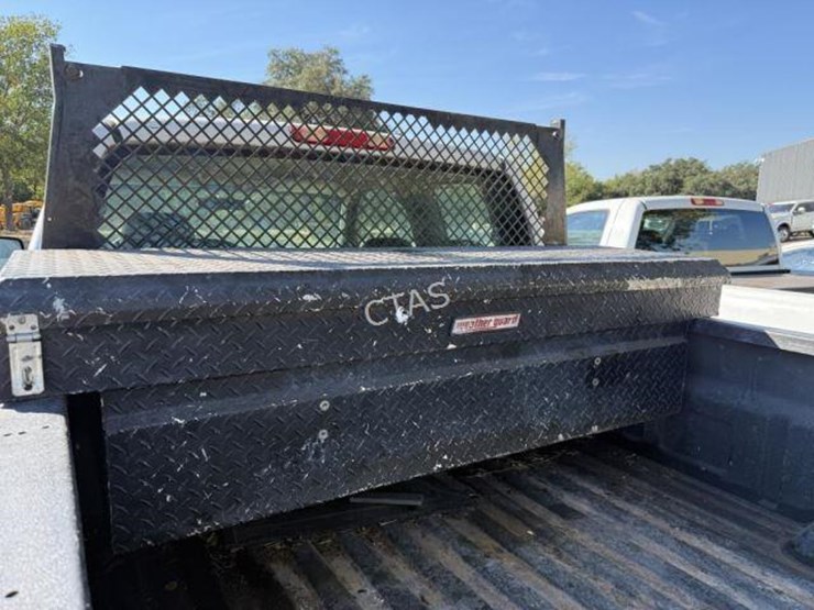 2005-chevrolet-silverado-image-12