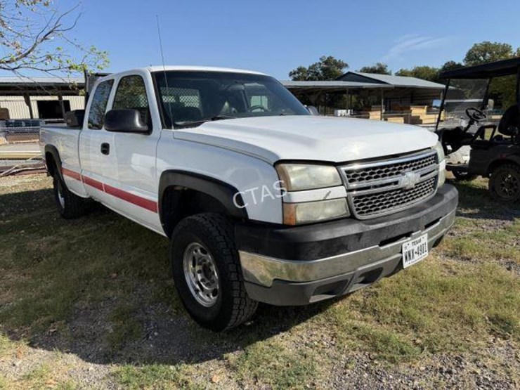 2005-chevrolet-silverado-image-3