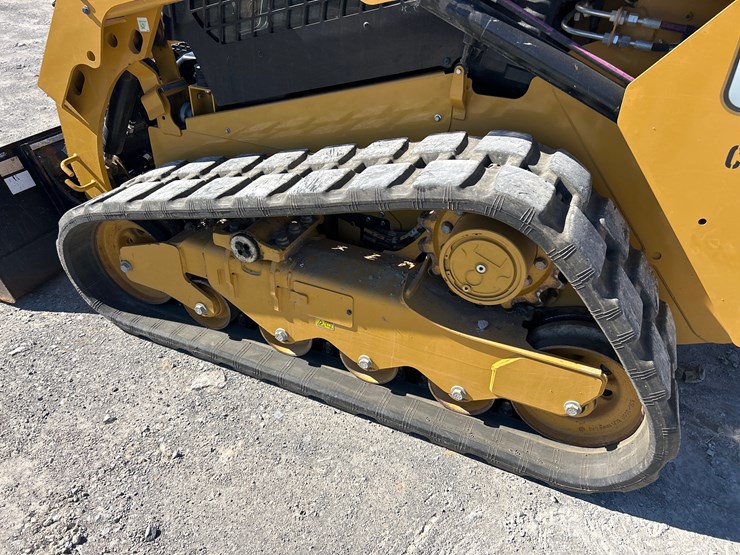 2021-caterpillar-259d3-image-13