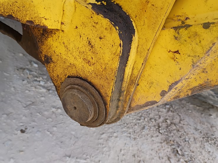 new-holland-lb75-image-93