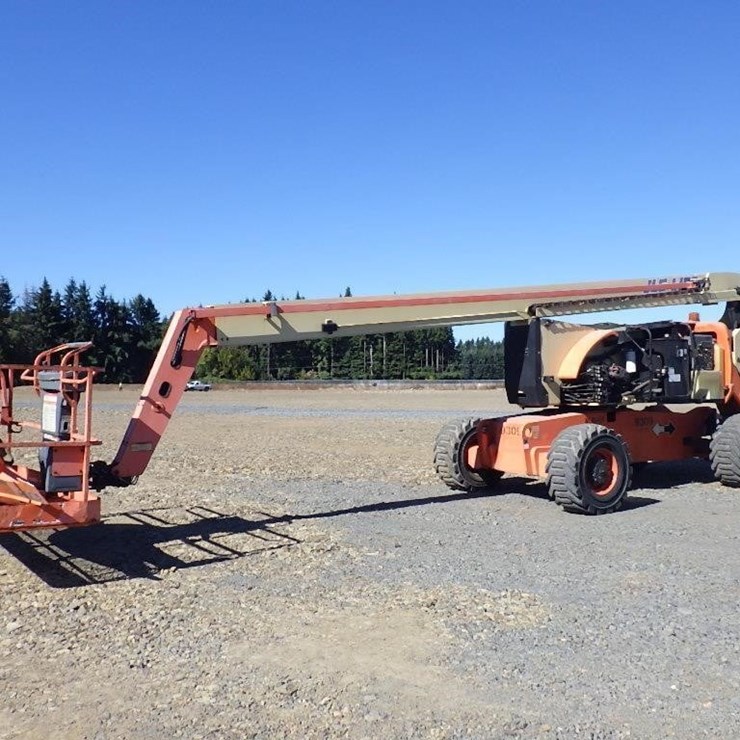 2013 JLG 800A