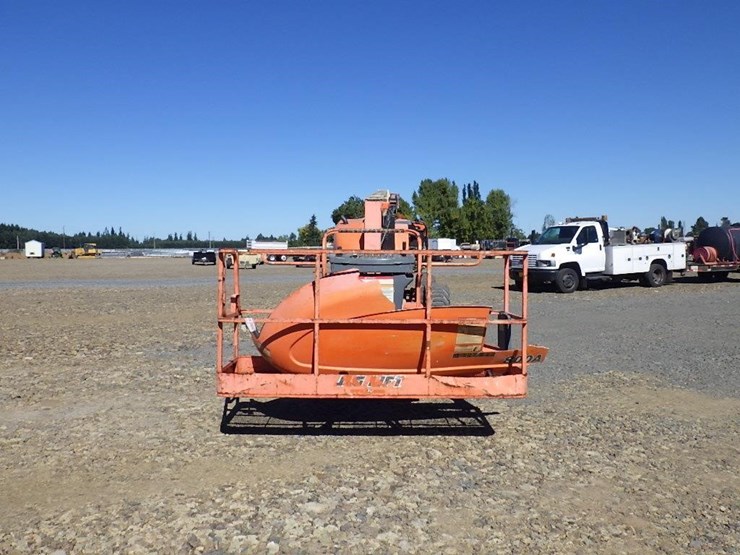 2013-jlg-800a-image-2