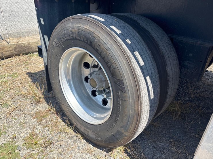 2019-utility-48'-flatbed-image-15