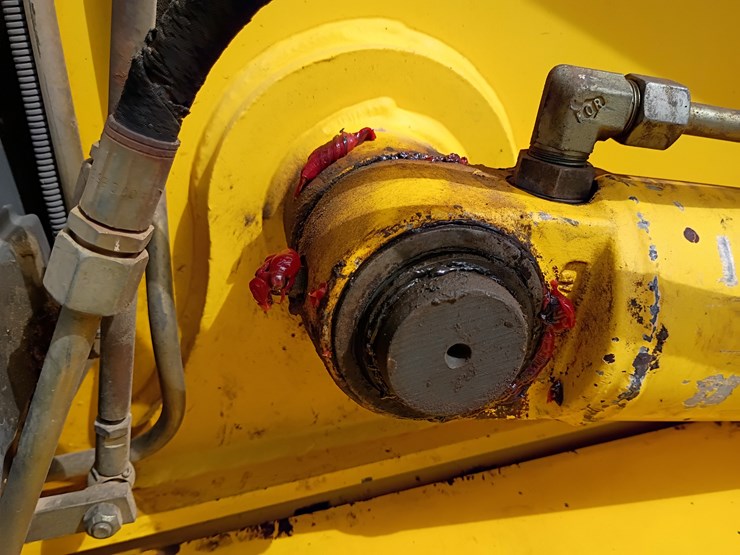 new-holland-lb75-image-99