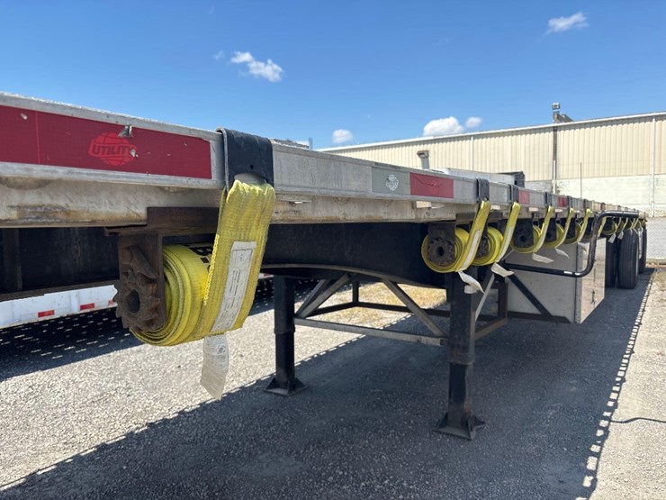 2019-utility-48'-flatbed-image-23