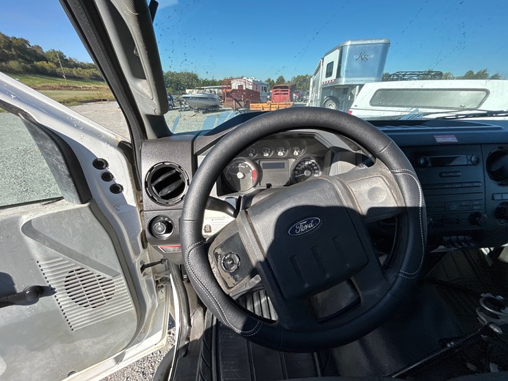2011-ford-f450-image-14