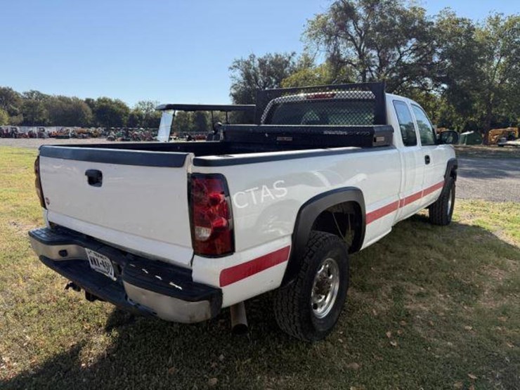 2005-chevrolet-silverado-image-6