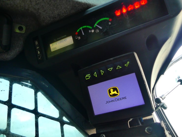 deere-325g-image-15