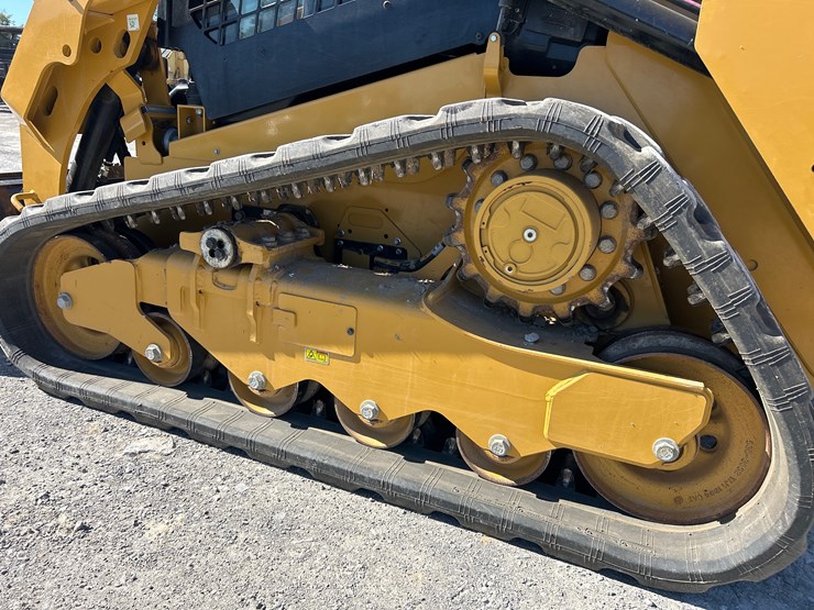 2021-caterpillar-259d3-image-14