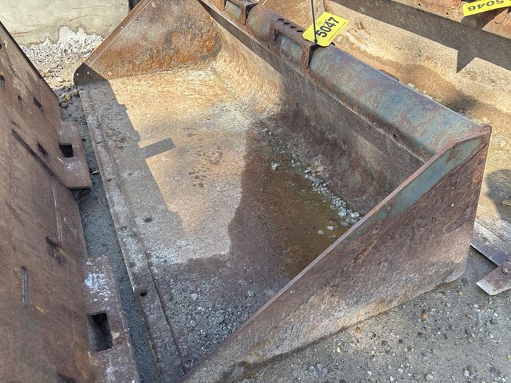 #5047-•-bobcat-approx-66"-bucket-image-2