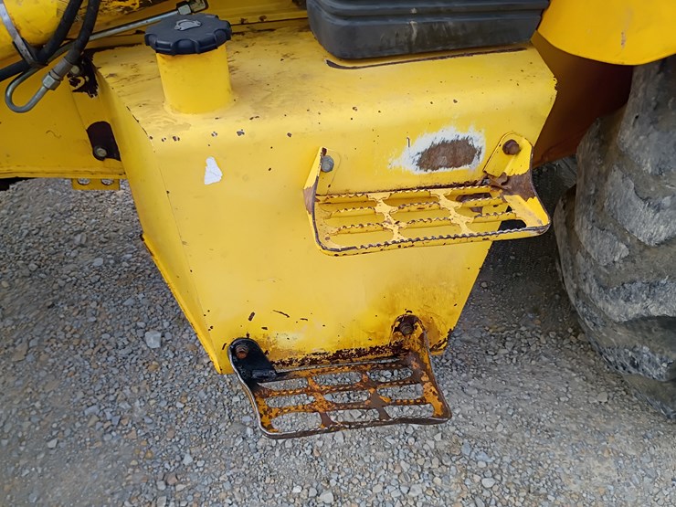 new-holland-lb75-image-30