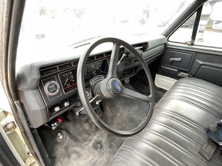 1994-ford-f700-image-79