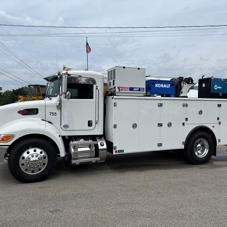 2021 PETERBILT 337