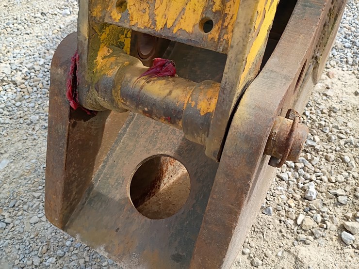 new-holland-lb75-image-81