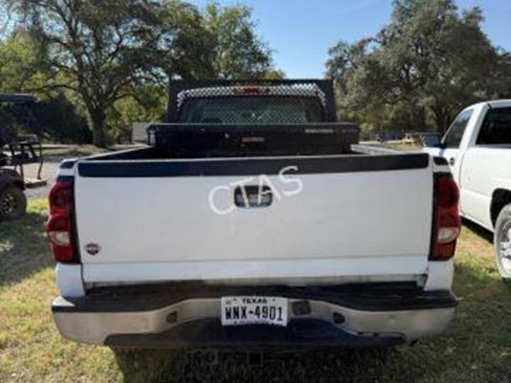 2005-chevrolet-silverado-image-7