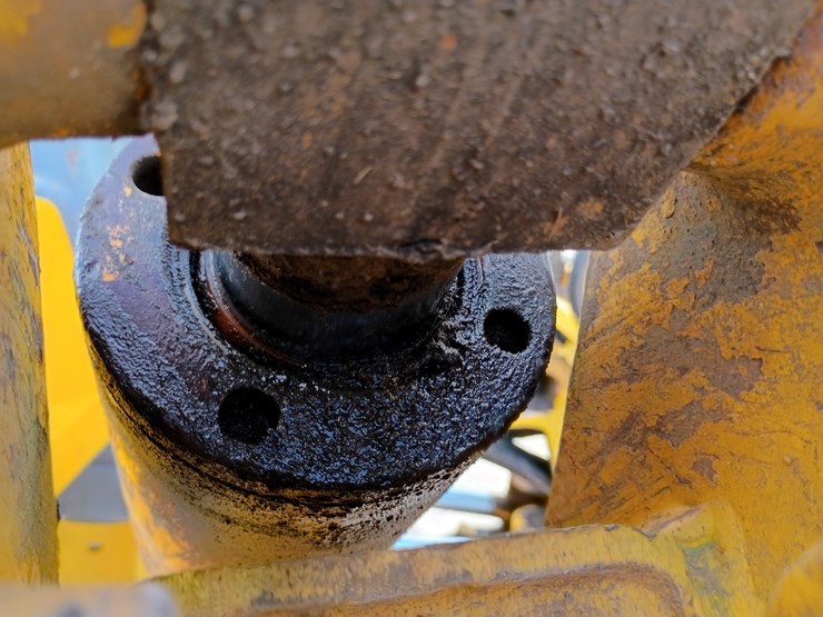 new-holland-lb75-image-62