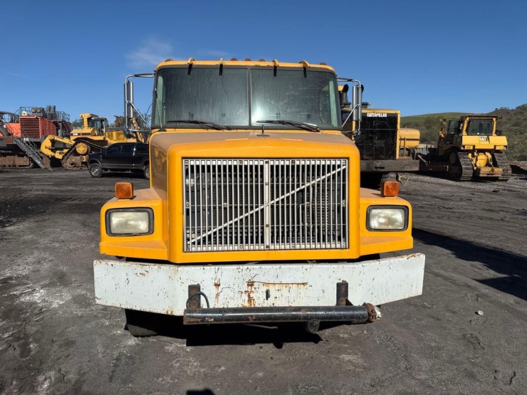 volvo-vn-image-8