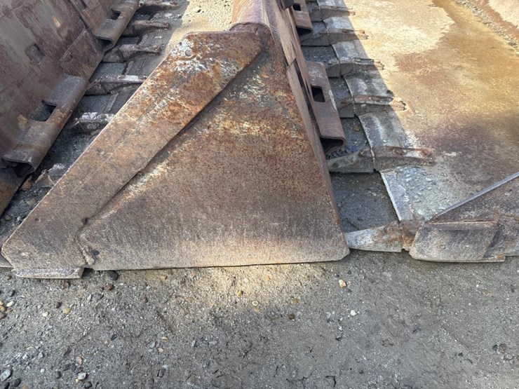 #5046-•-(1)-approx-78"-tooth-bucket-image-3